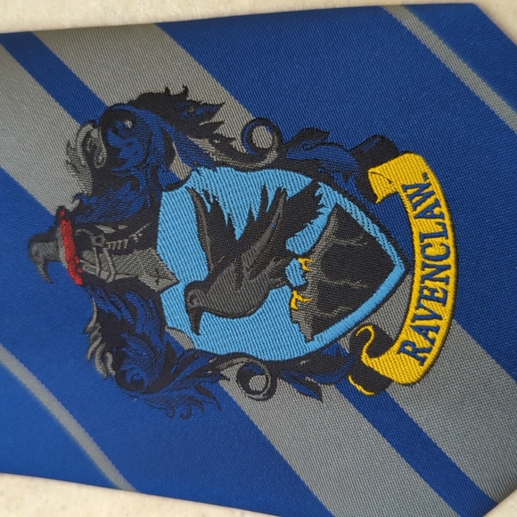 Harry Potter Ravenclaw Crest Tie - Picture 2 of 5